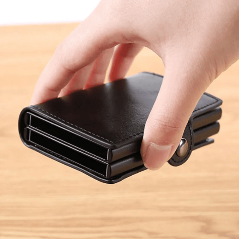 Кожен картодържател за 12 карти с RFID защита