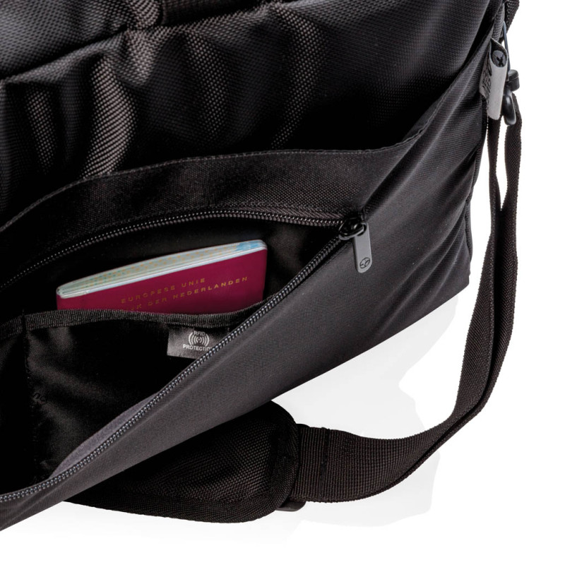 Swiss Peak RFID duffle with suitcase opening Swiss Peak P762.271 Swiss Peak RFID duffle with suitcase opening Swiss Peak P762.271