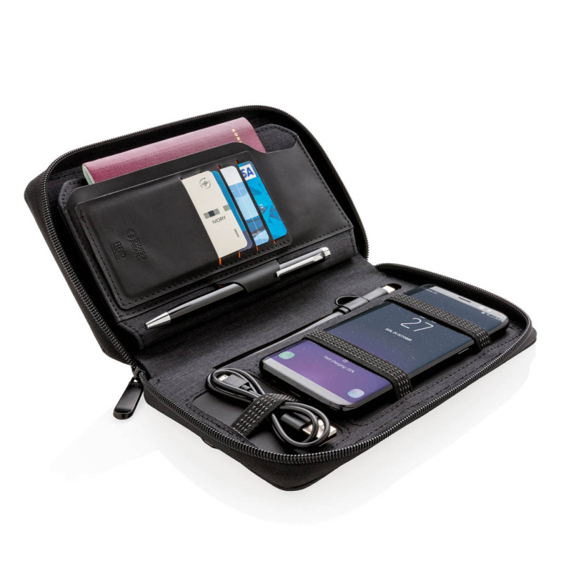 Swiss Peak modern travel wallet with wireless charging Swiss Peak P820.591 Swiss Peak modern travel wallet with wireless charging Swiss Peak P820.591