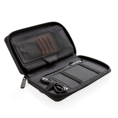 Swiss Peak modern travel wallet with wireless charging Swiss Peak P820.591 Swiss Peak modern travel wallet with wireless charging Swiss Peak P820.591