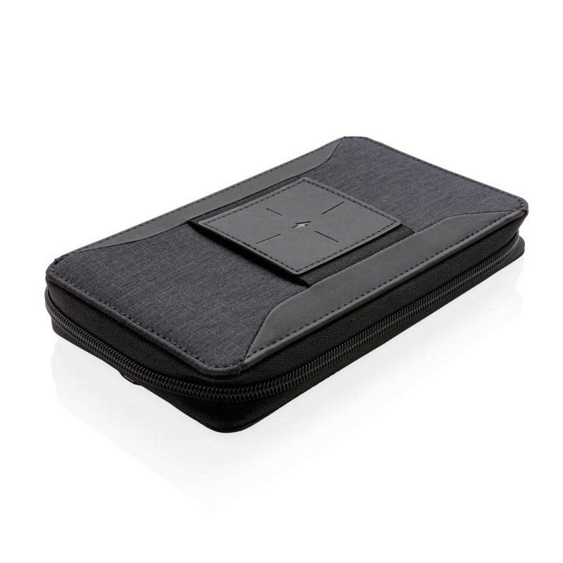 Swiss Peak modern travel wallet with wireless charging Swiss Peak P820.591 Swiss Peak modern travel wallet with wireless charging Swiss Peak P820.591