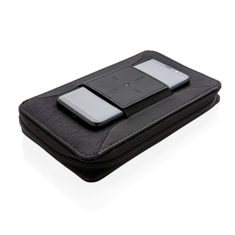Swiss Peak modern travel wallet with wireless charging Swiss Peak P820.591 Swiss Peak modern travel wallet with wireless charging Swiss Peak P820.591