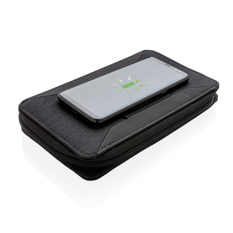 Swiss Peak modern travel wallet with wireless charging Swiss Peak P820.591 Swiss Peak modern travel wallet with wireless charging Swiss Peak P820.591