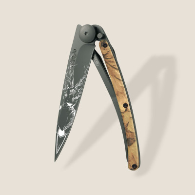 Джобен нож Deejo 37g, Brown Camo / Deer 1GM000027
