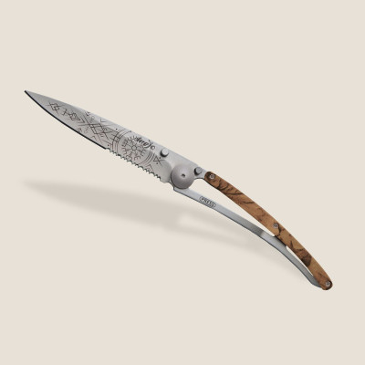 Джобен нож Deejo Serrated 37g, Brown Camo / Viking Vegvisir 1CC000512