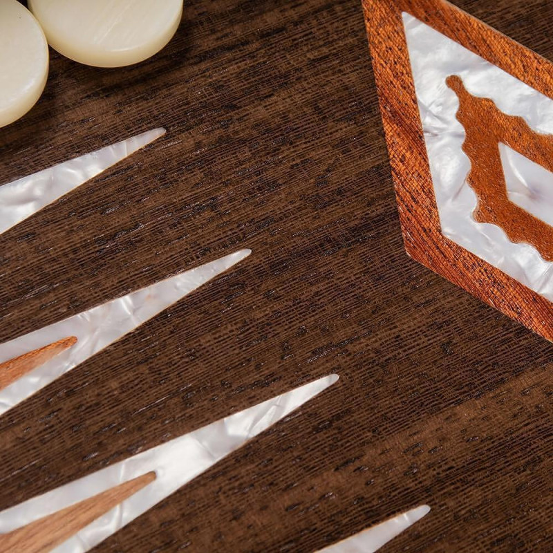 Луксозна табла Manopoulos, естeствени дървесни фурнири със седефени елементи, 60x48 см отворено състояние