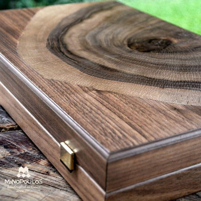 Луксозна табла Manopoulos, естествено орехово дърво 61x48 см