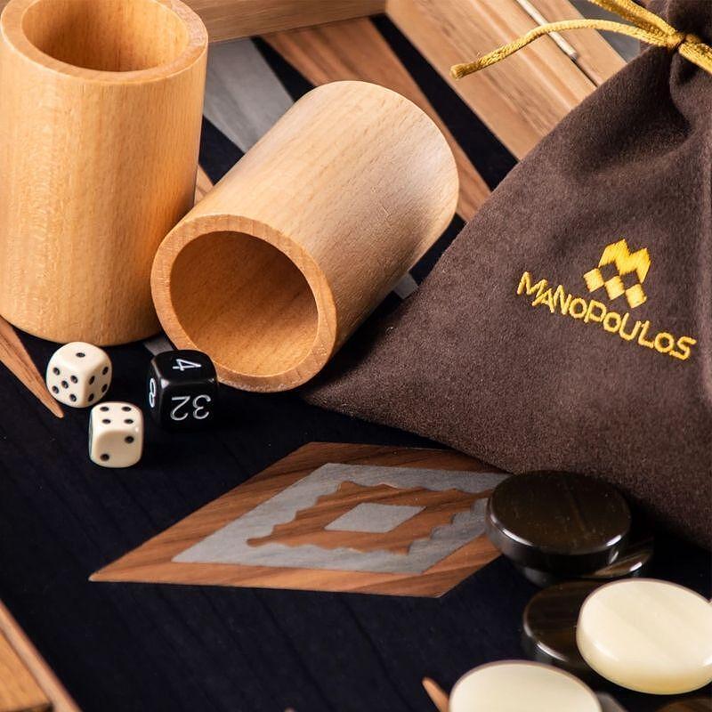 Ръчно изработена табла Manopoulos - Американски орех и Черен дъб, 48x30 см