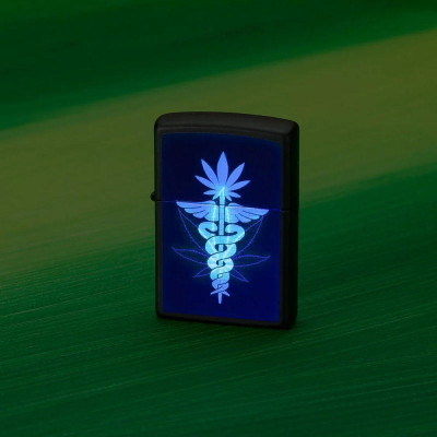 Запалка Zippo - Gleaming Leaf Design